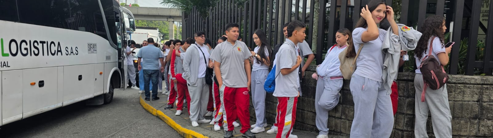 Salida pedagógica a Sofasa con estudiantes de bachillerato