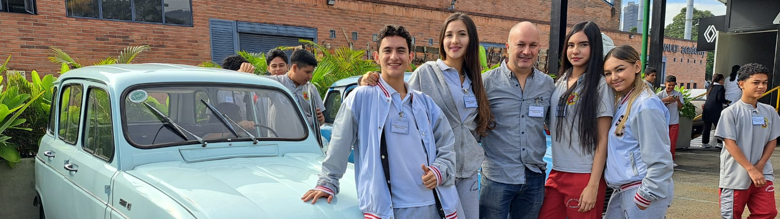 Salida pedagógica a Sofasa con estudiantes de bachillerato